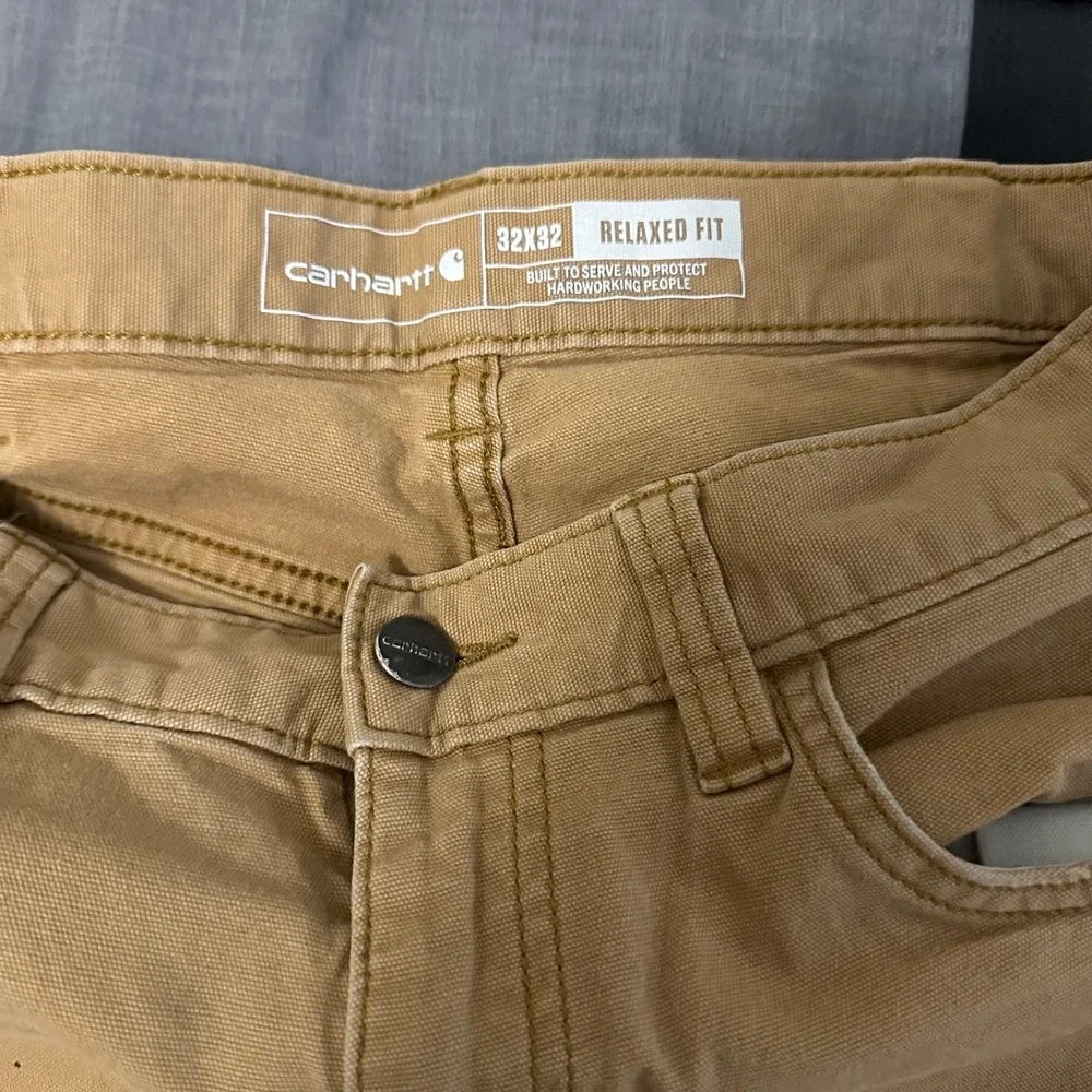 Carhartt tan pants with paint splatter 32x32‎ 102517 918 Relaxed Fit